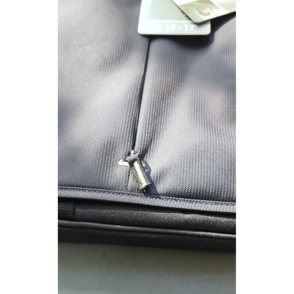 Case Logic 3201140 VNM-217 17" Notebook Carrying Case Messenger Bag Nylon BLACK - Picture 2 of 16